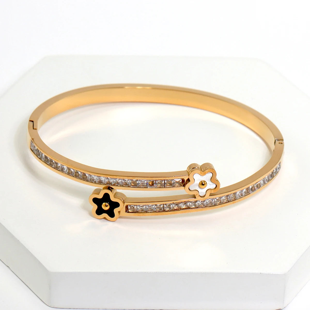 3Pcs/Sets Stainless Steel Clover Flower Cross Nail Bracelet for Women Leisure Wedding Jewelry Party Holiday Valentine's Day Gift